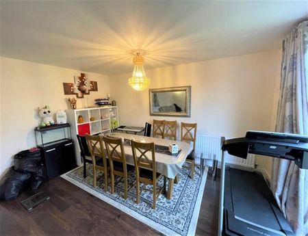 4 Bedroom Detached To Let - Photo 2