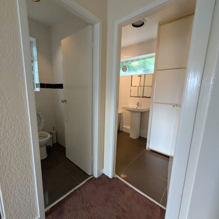 3 Bed Semi-Detached House, Ridgeway Close, LS8 - Photo 1