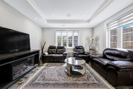 For Lease - 8 Fraserton Crescent, Toronto, Ontario - Photo 3