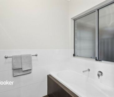 Stylish 3-Bedroom Home in Orleana Waters � Modern Living with Comfo... - Photo 3