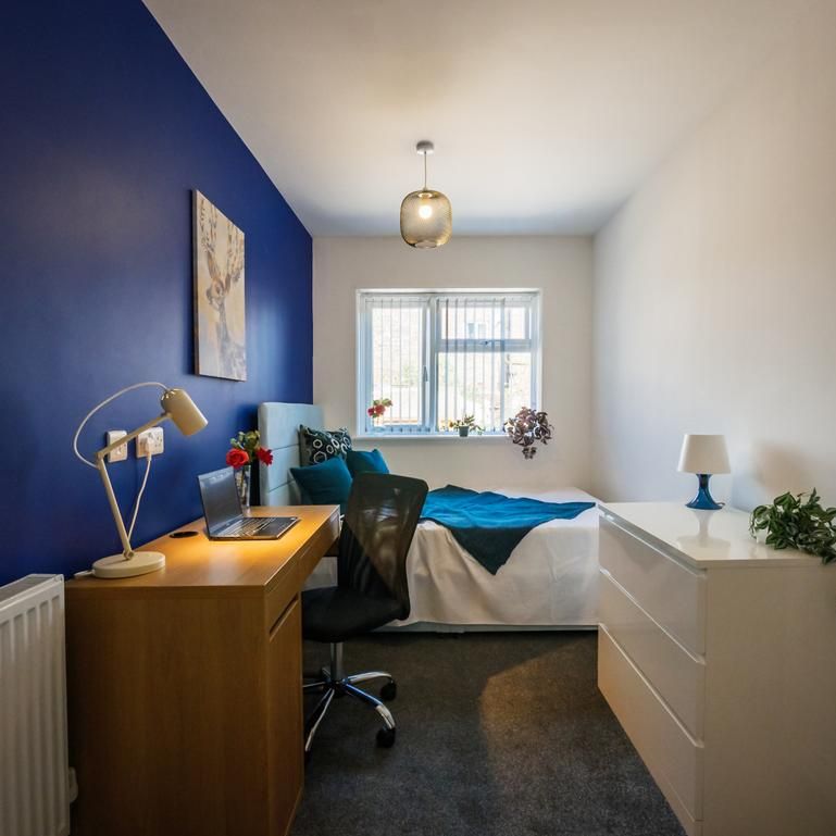 1 bedroom in a house share to rent - Photo 1