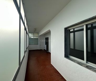 Apartamento T2 +1 para arrendar em Faro - Photo 2