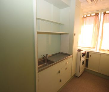 Coastal Convenience - Bright Studio Near Beach & CBD - Photo 6