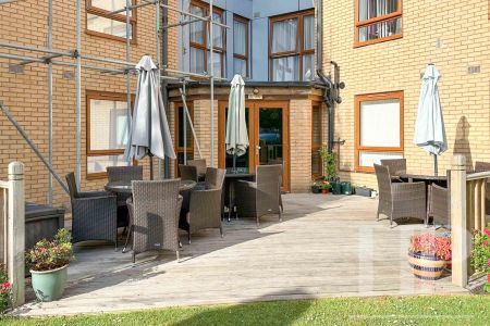 Commonwealth Drive, Choda House Commonwealth Drive, RH10 - Photo 3