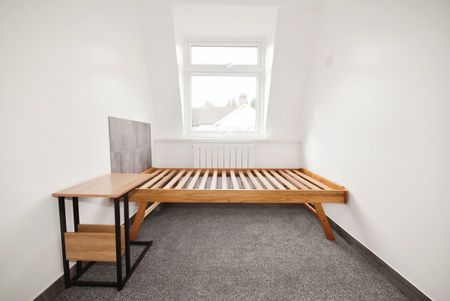 3 bedroom terraced house to rent - Photo 4