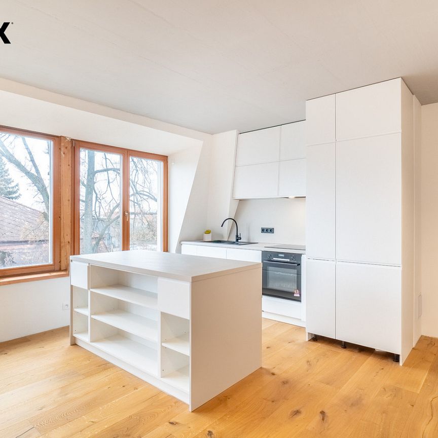 Pronájem bytu 5+kk 136 m² - Fotografie 1