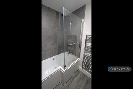 3 bedroom terraced house to rent - Photo 5