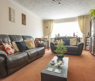 3 bedroom semi-detached bungalow to rent - Photo 3