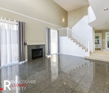 House in West Vancouver, BC - Photo 1