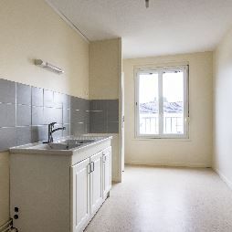 Appartement – Type 4 – 80m² – 347.21 € – LE BLANC - Photo 1