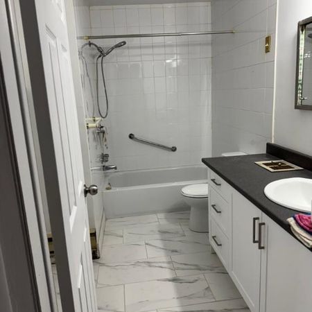 5 1/2 à louer, St Leonard, en face de le Parc Garibaldi - Photo 4