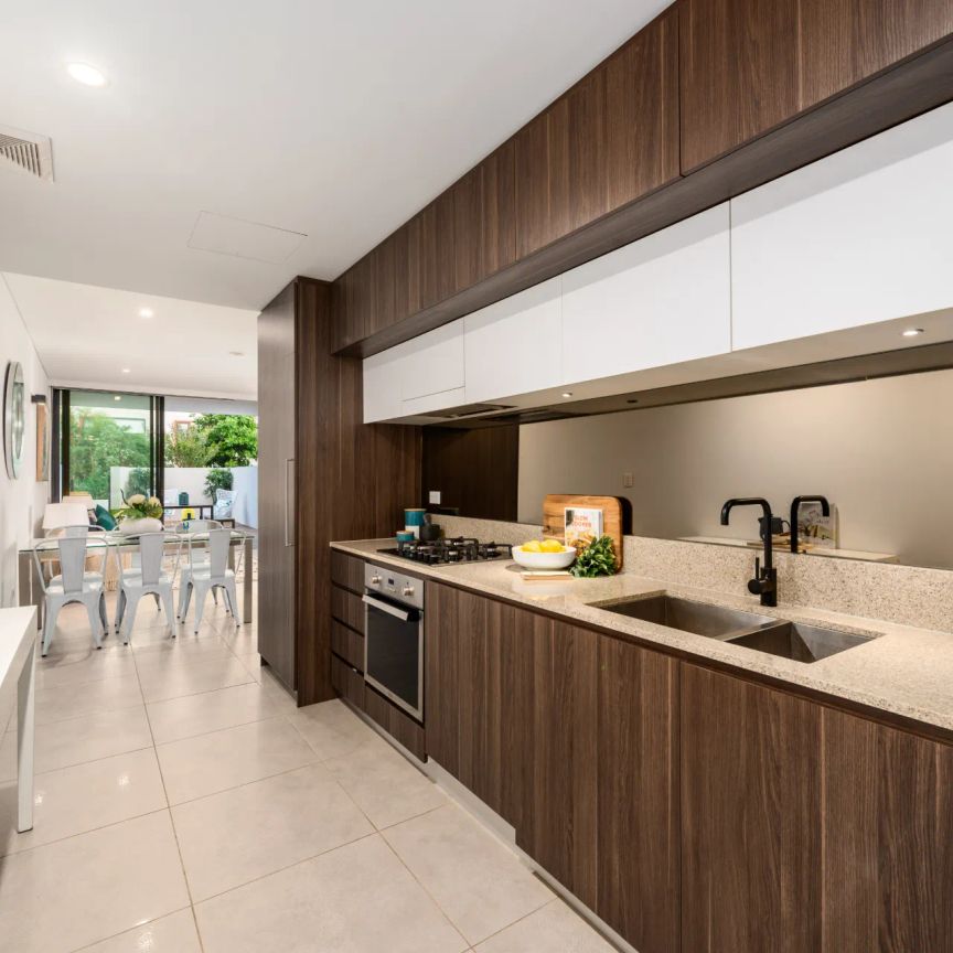 Luxurious secure living close to amenities - Photo 1