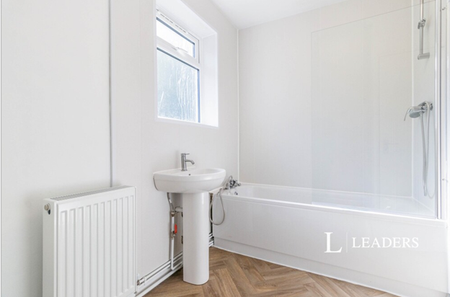1 bedroom room to rent The Crescent - Photo 3