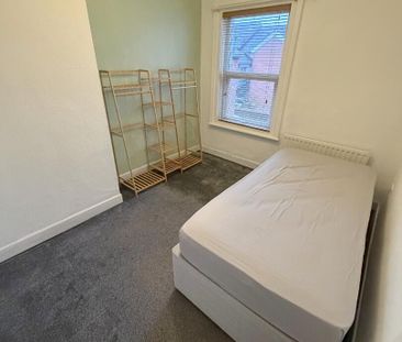 49 Richardson Street, BT68DX, Belfast - Photo 3