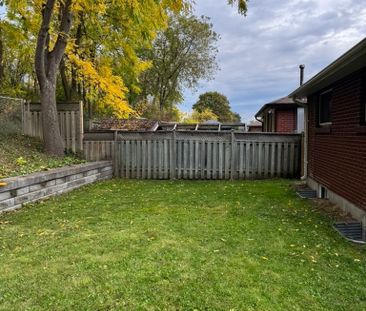 For Lease - 744 Hillcrest Road, Pickering, Ontario - Photo 4