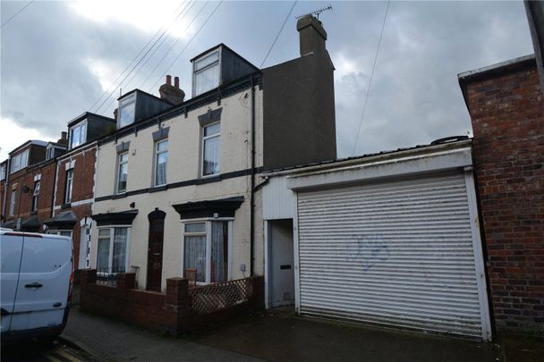 2 bed maisonette to rent in Olinda Road, Bridlington, YO15 - Photo 1