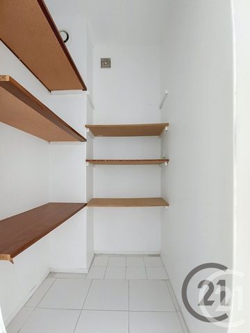 Location Appartement 2 pièces 46m² ST JULIEN LES VILLAS 10800 - Photo 4