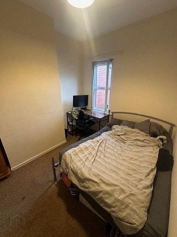 30 Surrey Street, Belfast, BT9 7FS - Photo 4