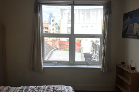 Whitechapel Road Aldgate East E1 - Photo 3