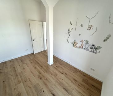 Energieeffiziente und moderne 4-Zimmer-Wohnung mit Balkon in Elbnähe! - Photo 3