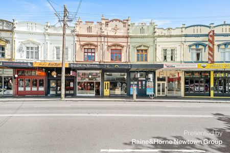 ENTRANCE IN LONGDOWN STREET - Photo 5