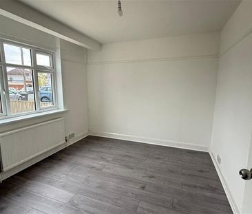 4 bedroom semi-detached house to rent - Photo 5