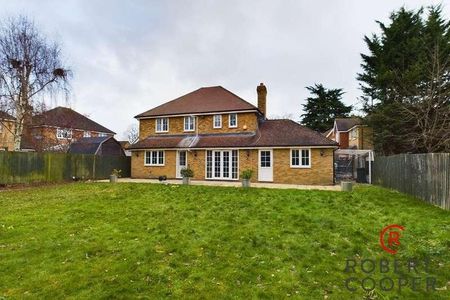 Holm Grove, Hillingdon, Middlesex, UB10 - Photo 3