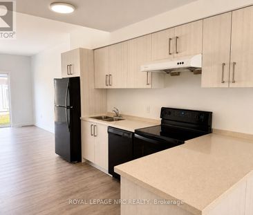 90 HIGHRIVER TRAIL, Welland, Ontario, L3C0H6 - Photo 1