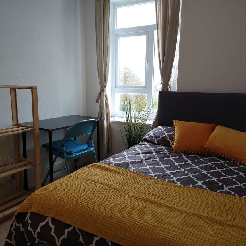 Double Room - Easy access to City - Photo 1