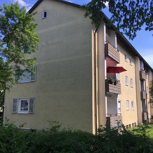 Ihr neues Zuhause: Interessante 2-Zimmer-Wohnung mit Balkon - Foto 1