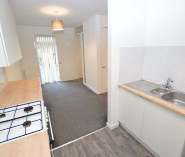 2 bedroom terraced house to rent - Photo 4