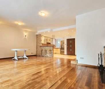 Piaseczyński, Konstancin-Jeziorna, Cegielnia-Obory, osiedle Elsam - Photo 2