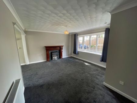 4 bed Detached - To Let - Photo 5