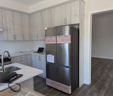 For Lease - 2036 Horace Duncan Crescent, Oshawa, Ontario - Photo 6