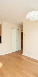 MUST SEE BRIGHT 1 BED 1 BATH @ AQUARIUS II AVAIL NOW - Photo 3