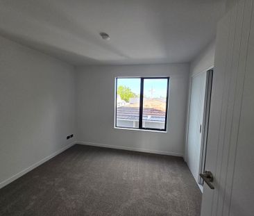 Brand New 2BED Townhouse | Stylish, Sunny & Secure - Photo 4