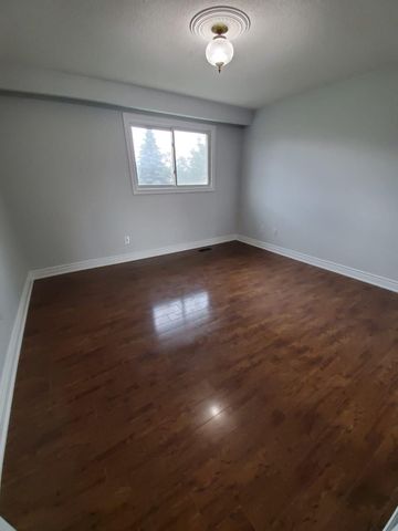 For Lease - 101 Simmons Boulevard Unit# Main, Brampton, Ontario - Photo 2