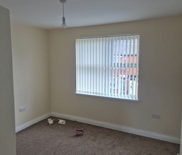 2 Bed Terraced House, Oversley St, S9 - Photo 1