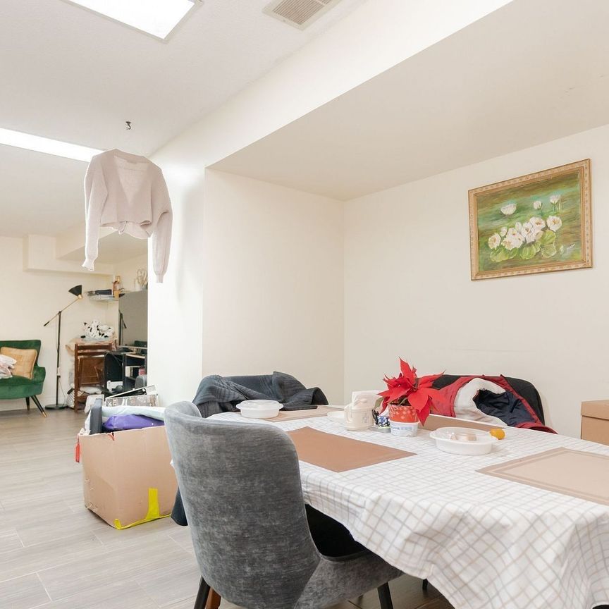 For Lease - 362 Kingsbridge Garden Unit# Bsmt, Mississauga, Ontario - Photo 1