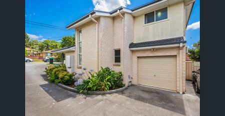 2 BEDROOM TOWNHOUSE WITH TWO LIVING AREAS OR HOME OFFICE / RETREAT - Photo 3