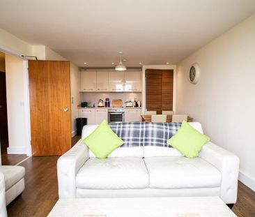 2 bedroom flat to rent - Photo 3