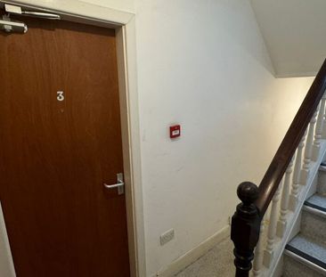 Flat 3, Brudenell Road, Hyde Park, Leeds, LS6 1JD - Photo 4