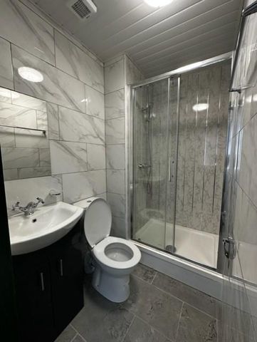 6 bedroom detached house to rent - Photo 3