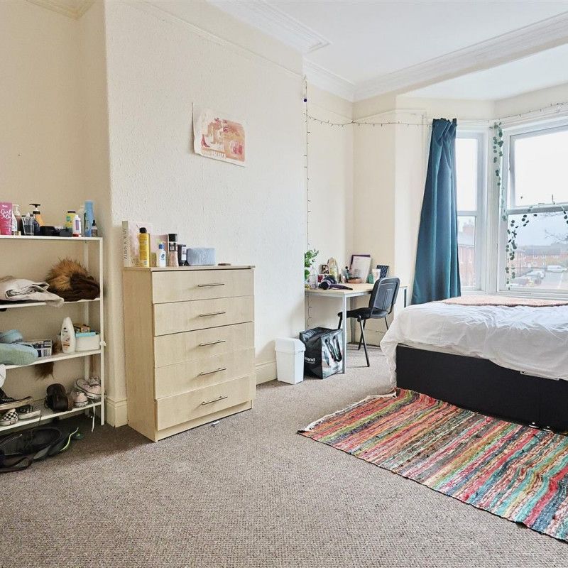 3 bedroom Student Terraced House to rent in Rothbury Terrace, Heaton, Newcastle Upon Tyne, Ne6 - Photo 1