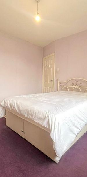 1 bedroom in a house share to rent - Photo 1