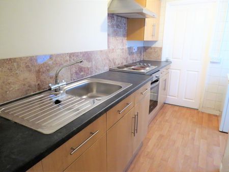 6 Bed Terraced House, Campbell Road, BN1 - Photo 4