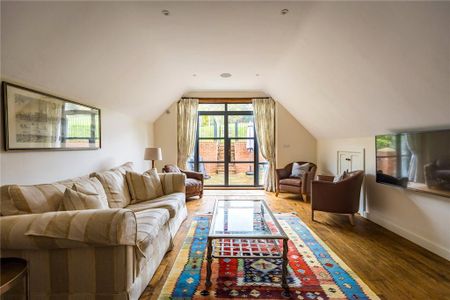 4 bedroom detached house to rent - Photo 2