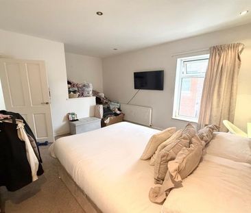 2 Bedroom Terraced To Let - Photo 4