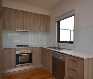 1/1 Kenneth Street, Preston VIC 3072 - Photo 2