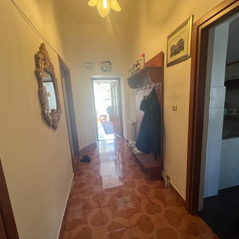 Inchiriez apartament 3 camere zona Boul Rosu - ID : RH-41310-property - Fotografie 1